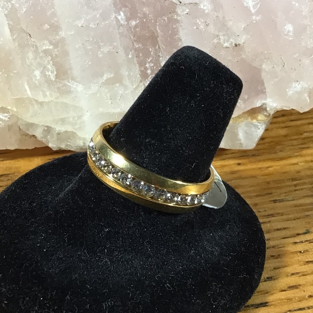 Gold Filled Cubic Zirconia Band Ring - Picture 4 of 5